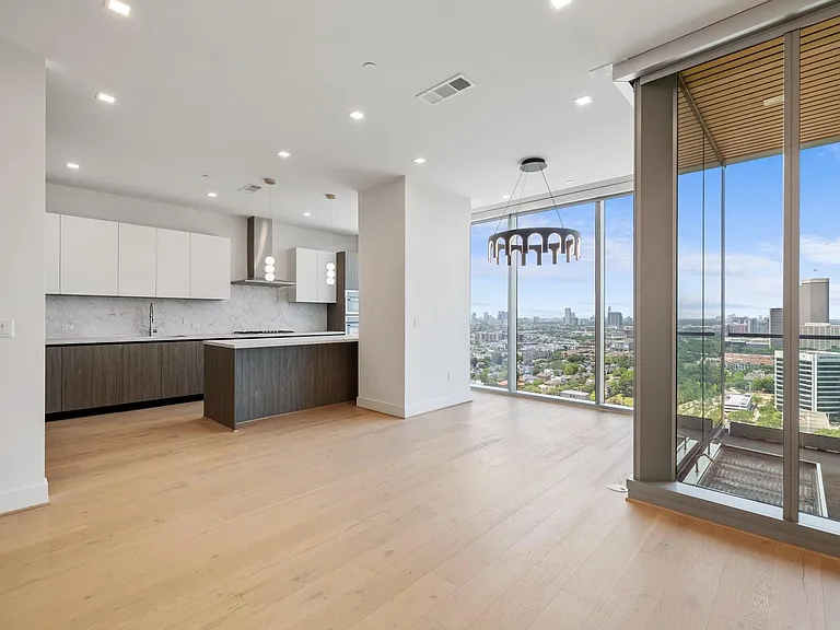 1711 Allen Pkwy #2202 — Photo 4