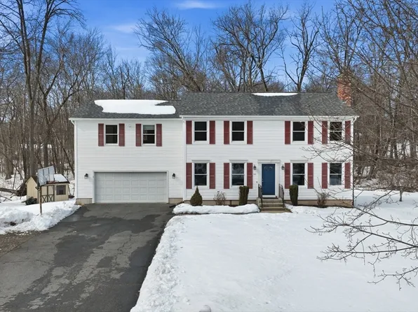 66 Penrose Dr, West Springfield, MA 01089