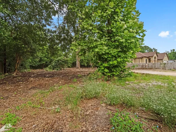 1615 Gilmore St, Conroe, TX 77301