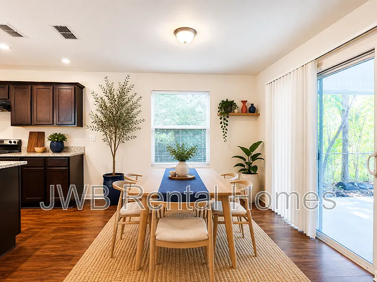 2048 Sheridan St — Photo 5