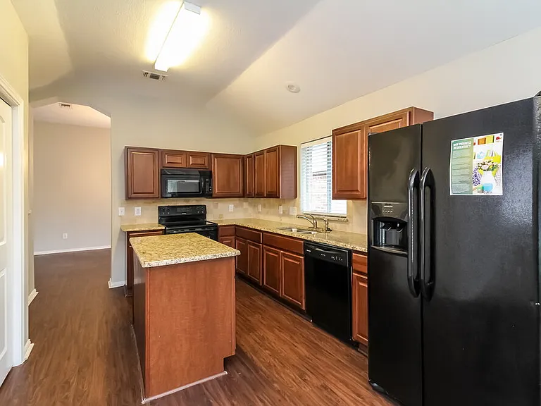 2809 Berry Hl — Photo 6