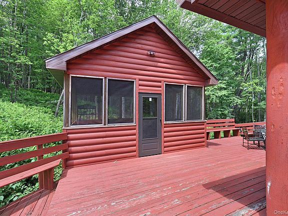 4th image of 993 Hurd Road
