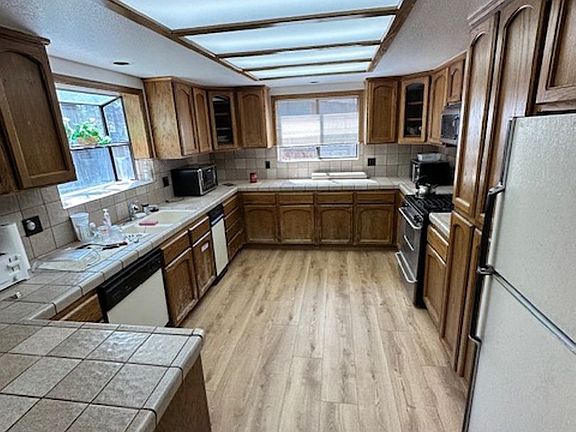 3rd image of 2953 Pinewood Dr
