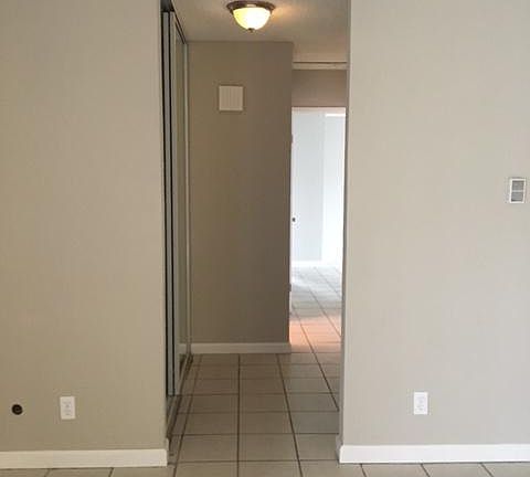 3rd image of 3619 44th St APT 6