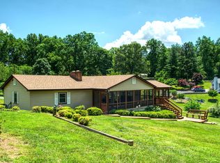 275 River Creek Rd, Wirtz, VA 24184
