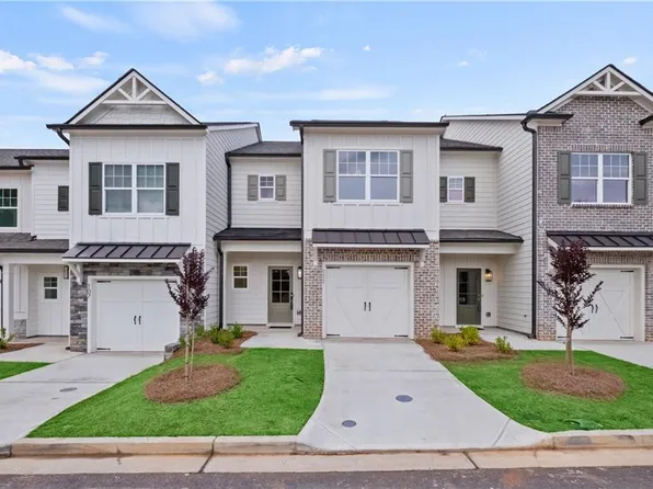 111 Kingfisher St, Ball Ground, GA 30107