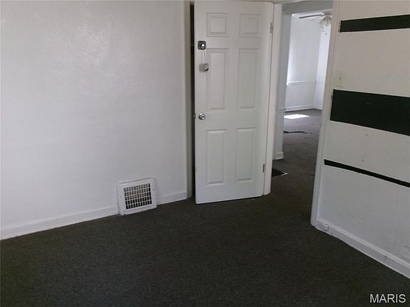 5th image of 7121 Lamont Dr