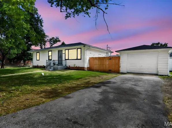 9984 Duke Dr, Saint Louis, MO 63136