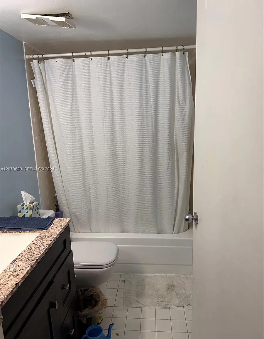 Madison Downtown Condo — Photo 3