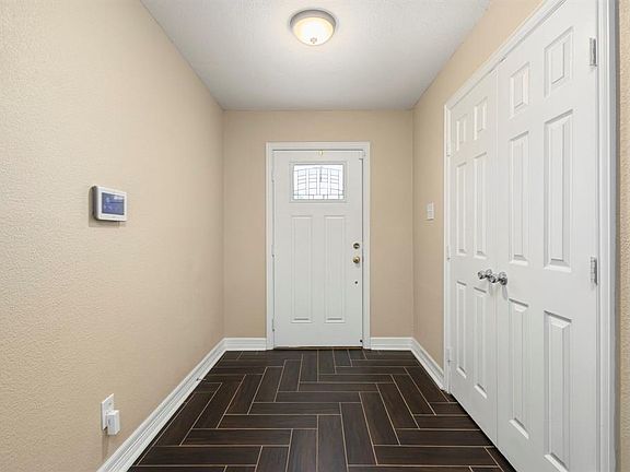 5th image of 3814 Mackinac Ln