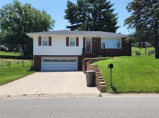3218 Melody Ln, Saint Joseph, MO 64503