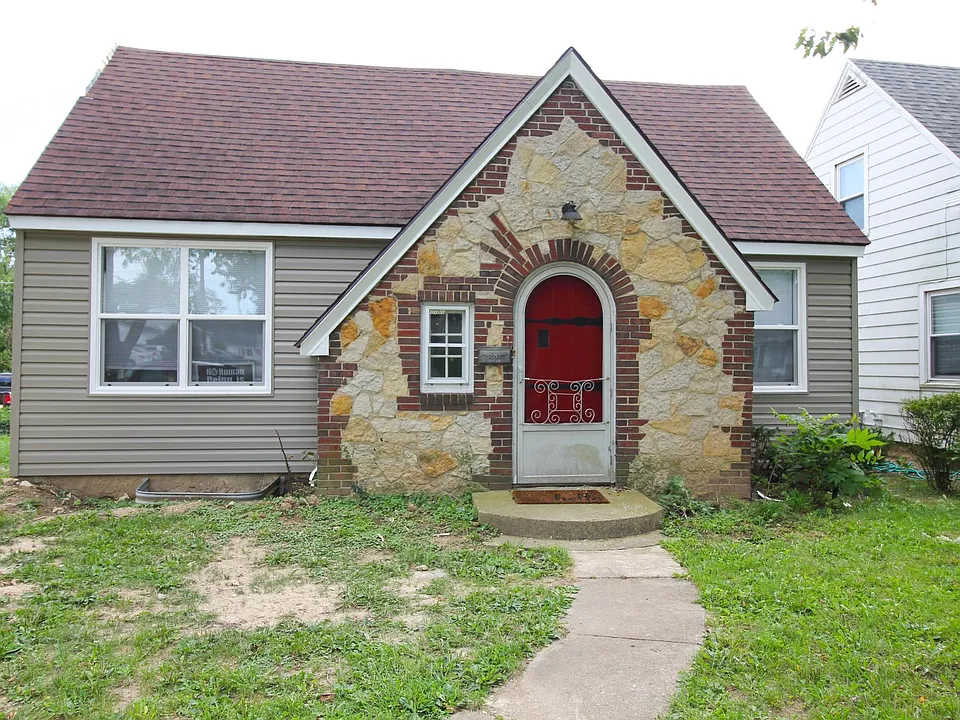 1101 W Carson St
