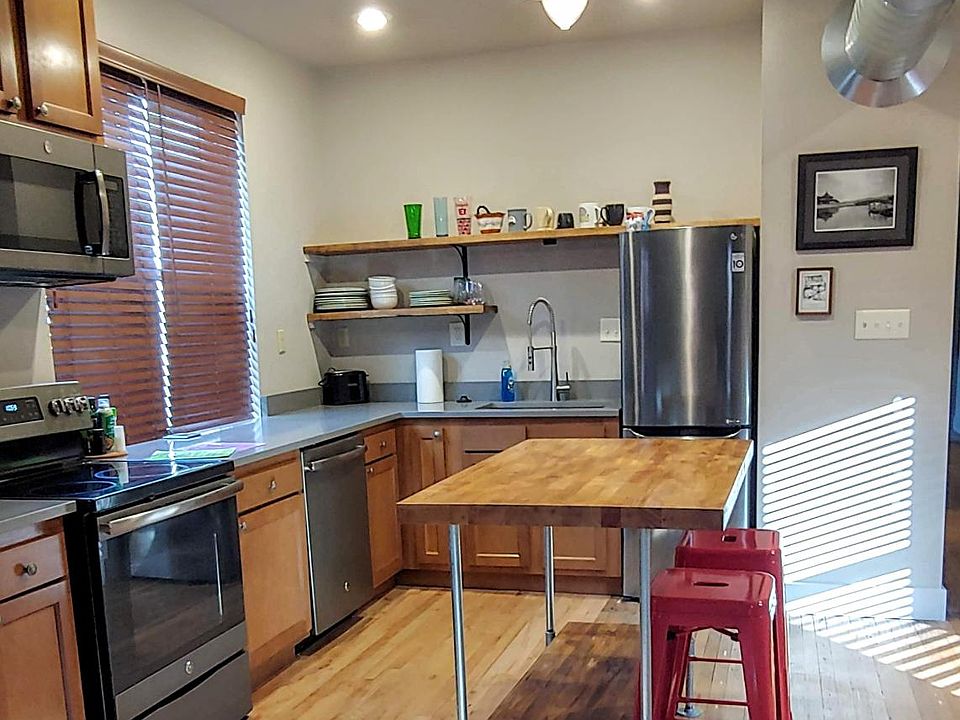 1st image of 334 Forest Ave