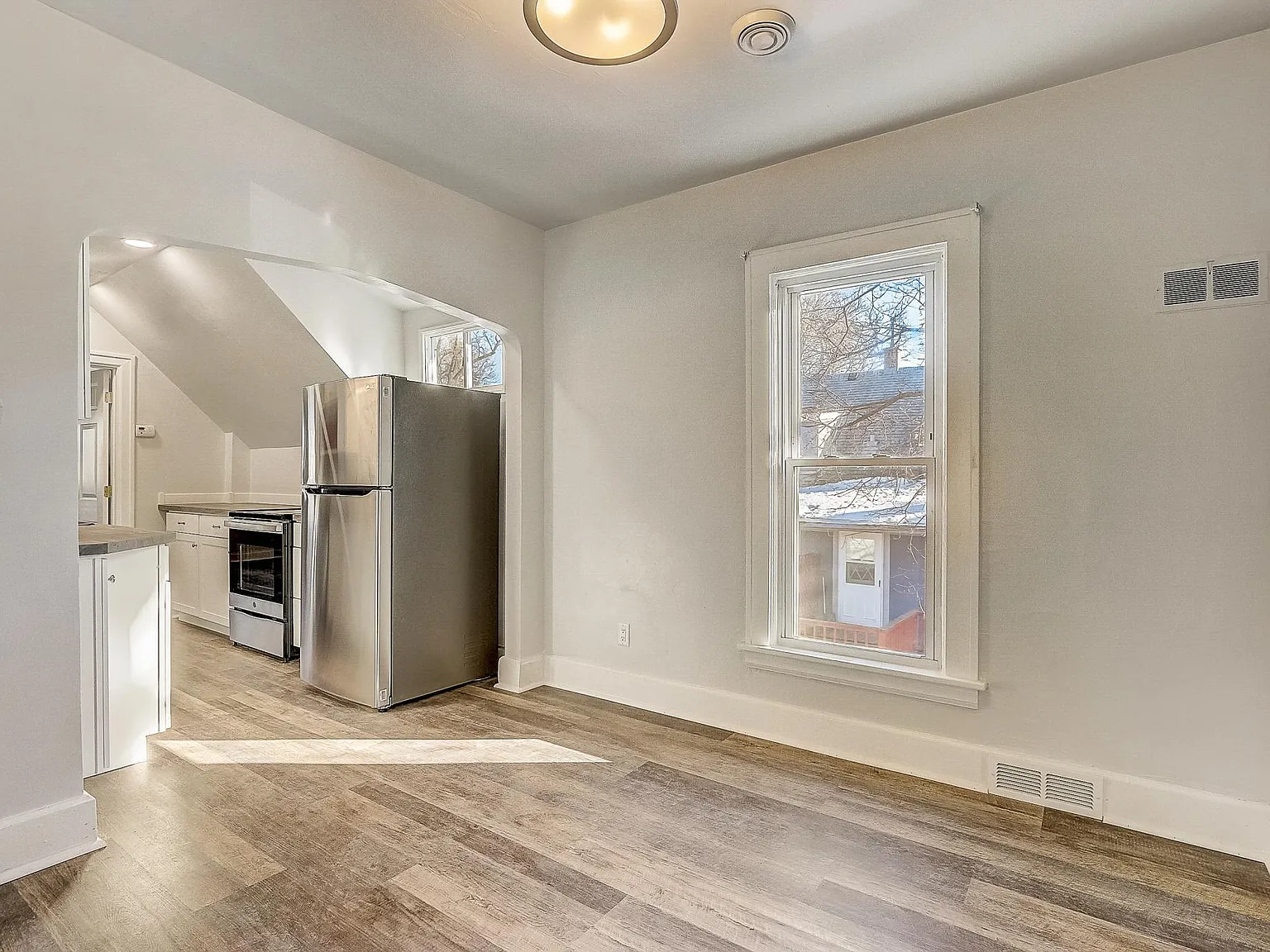 2 bed, 1000 sqft, $1,995 — Photo 2
