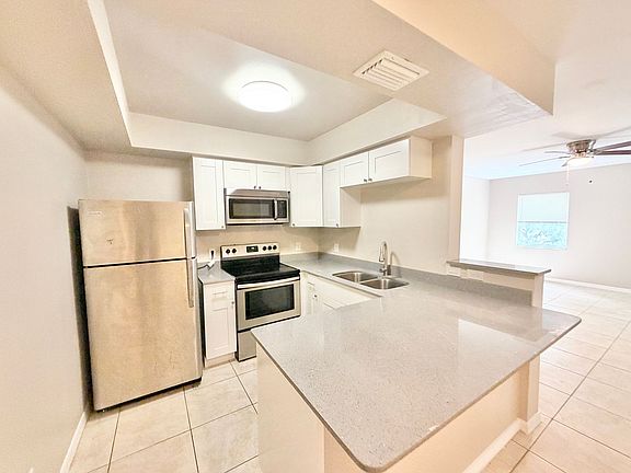 2nd image of 4261 Gulfstream Dr APT 202
