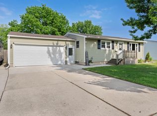 1445 Daisy DRIVE, Manitowoc, WI 54220