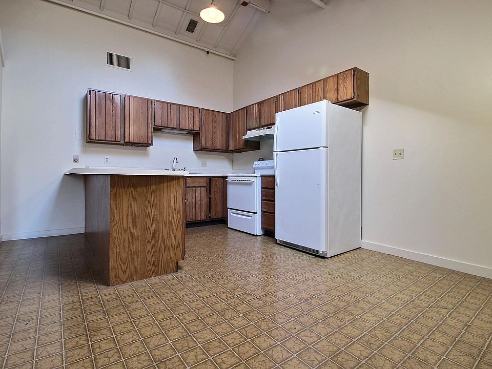 2nd image of 55 Beach St Unit 8