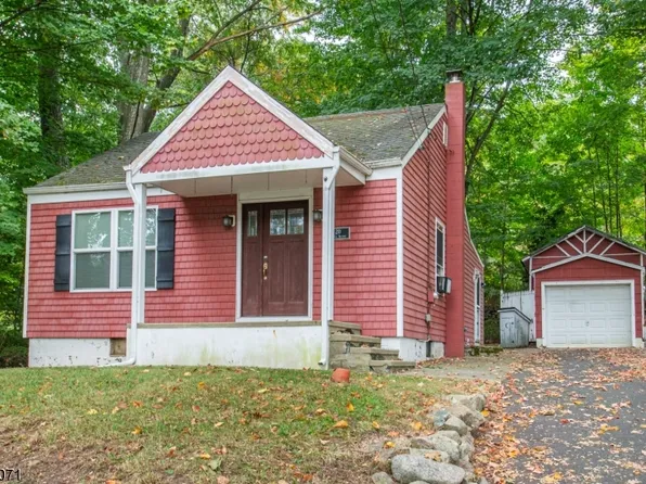 20 Wills Ave, Hopatcong Boro, NJ 07874