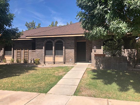 2nd image of 228 N Heritage Dr