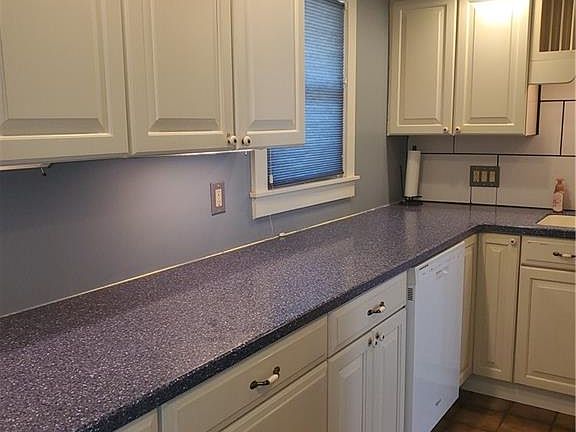5th image of 6664 Templehurst Pl