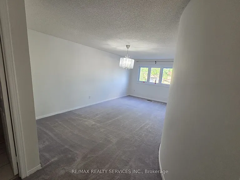 211 Ponymeadow Ter — Photo 16