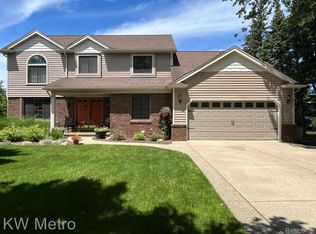 288 Barbara Ct, Troy, MI 48084