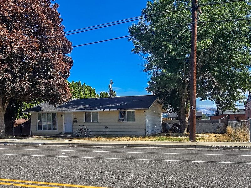 5th image of 1223 Methow Street