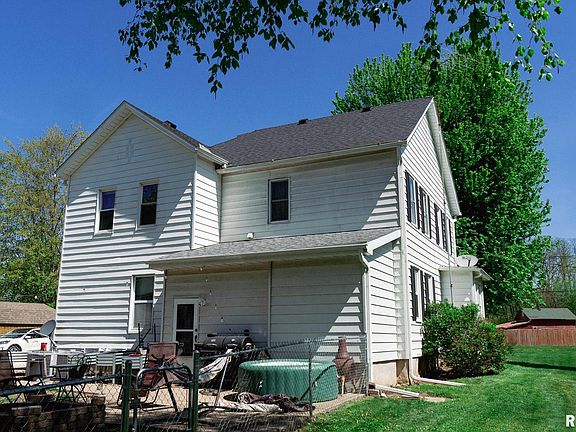 3rd image of 326 Galesburg Rd