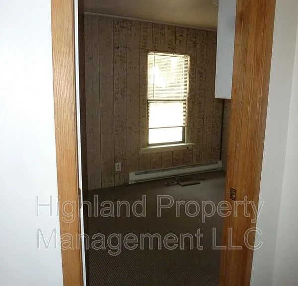 1170 NE Harvey Rd #B — Photo 3