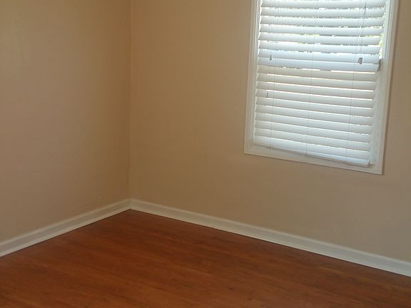 3rd image of 6909 Hoffman