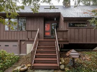 1900 Hubbard Rd, East Aurora, NY 14052