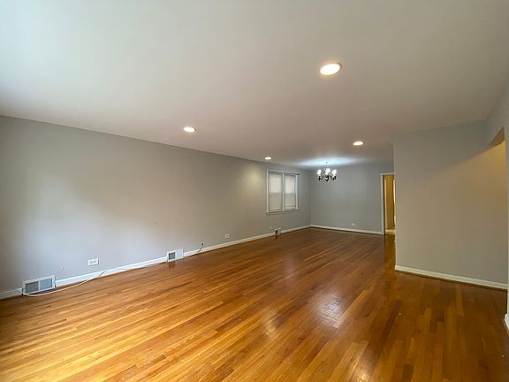 4th image of 6254 N Washtenaw Ave APT 1