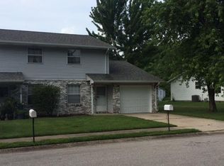 101 Hillcrest Dr, O'Fallon, IL 62269