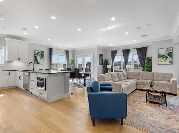 225 Havre St #5, Boston, MA 02128