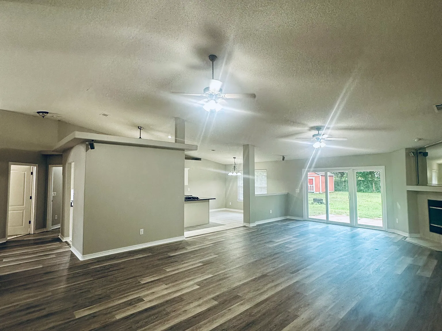 4 bed, 2703 sqft, $2,825 — Photo 2