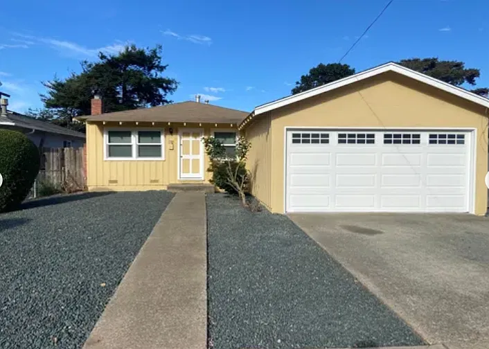 1435 Flores Dr