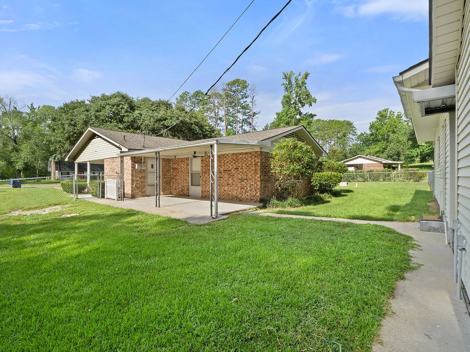 3 bed, 3129 sqft, $1,600 — Photo 4