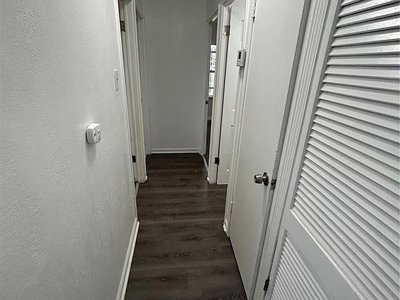 3rd image of 38 Marilyn Ln