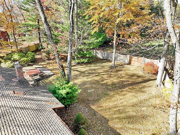 4th image of 13 Lomond Ave