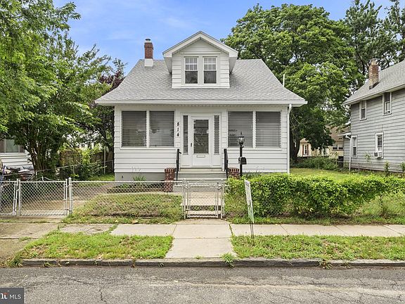 2nd image of 814 Somerset St