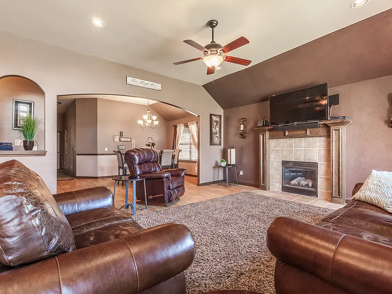 1700 Dorothy Dr — Photo 5