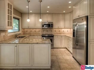 542 Brentwood Rd, Omaha, NE 68114