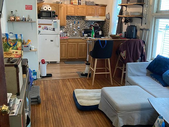 5th image of 171 Norwood Ave APT 2