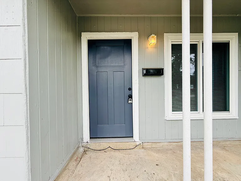 4535 Lark — Photo 2