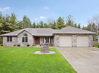 409 S 5th St, Reedsville, WI 54230