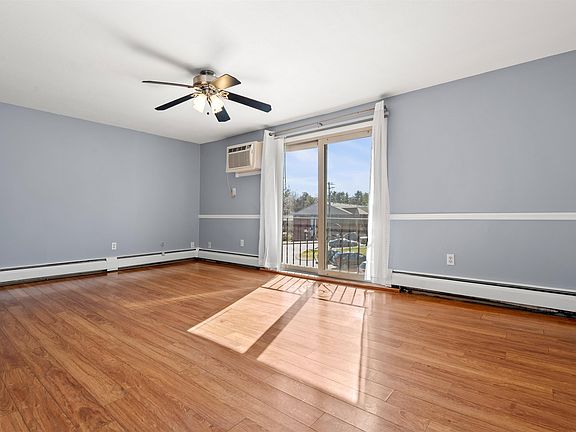 4th image of 132 English Village Rd APT 304