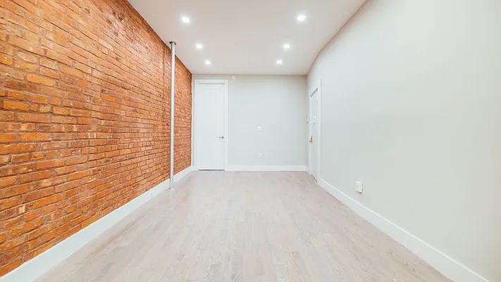 Rented by Nooklyn NYC LLC | media 31