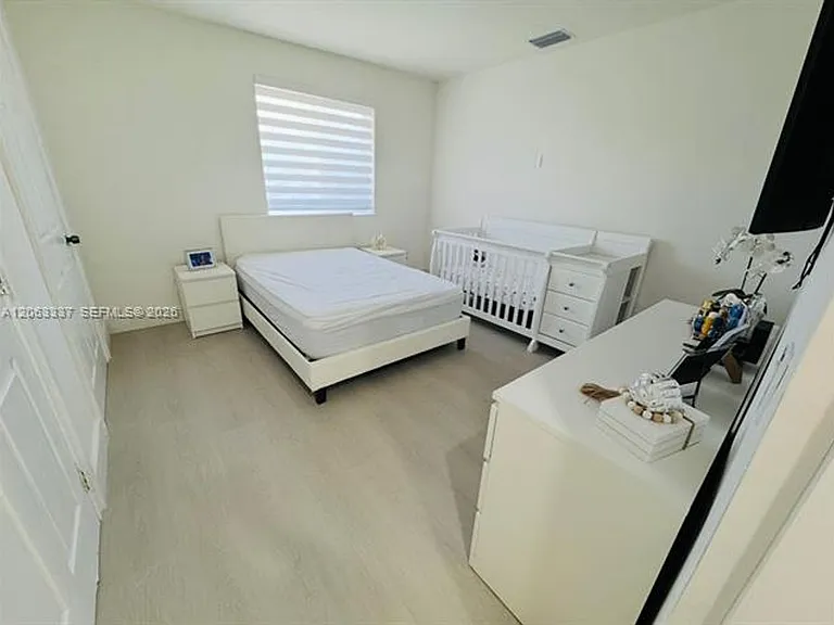 75 SW 18th Ave #75 — Photo 17