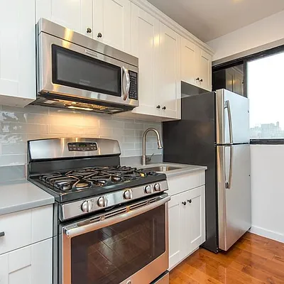 Rented by 50 Stanhope LLC | media 22