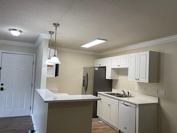 4th image of 185 N Pearl Lake Cswy Unit 110